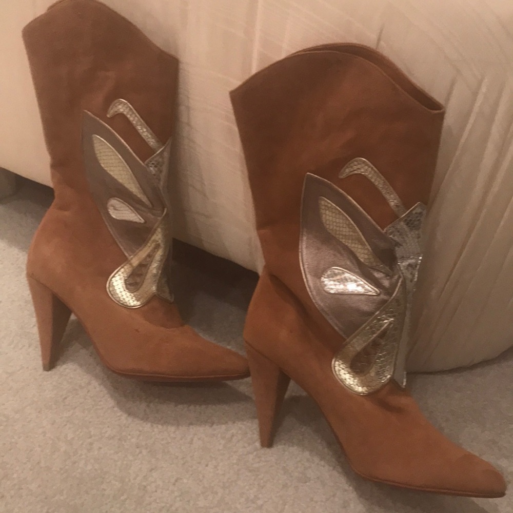 Calypso tan suede boots